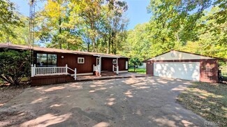 8642 Pine Ct, Clio, MI 48420
