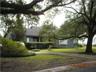 202 Druilhet St, Jeanerette, LA 70544