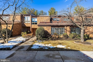 16 Stirrup Ct, Pikesville, MD 21208