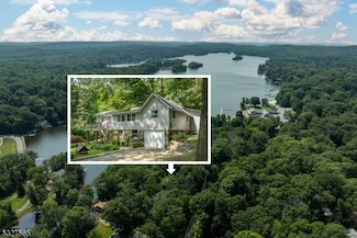 106 Pocantecs Rd, Highland Lakes, NJ 07422