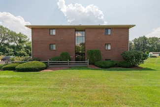 433 Abbott Farm Ln, Hudson, NH 03051