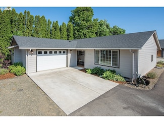 2250 Jeppesen Acres Rd, Eugene, OR 97401