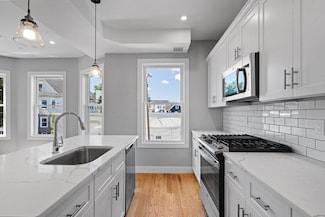 4 Mount Vernon St Unit 1, Boston, MA 02125