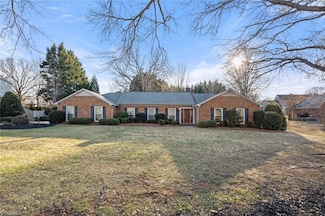 416 Drayton Park Dr, Kernersville, NC 27284