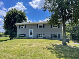 41 Wallman Dr, Henrietta, NY 14467