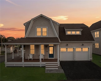 4 Lookout Ln, Portsmouth, RI 02871