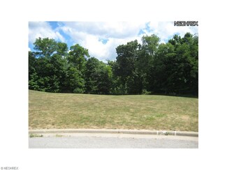 1727 Jasper Ct, Poland, OH 44514