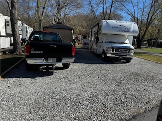 155 Fishtail Cir, Cleveland, GA 30528