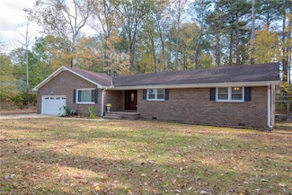 625 Fernwood Farms Rd, Chesapeake, VA 23320