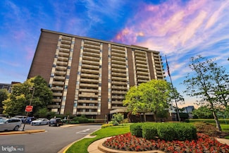 1800 Old Meadow Rd Unit 1218, McLean, VA 22102