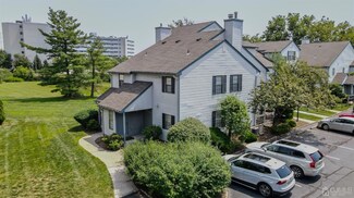 1602 Woodbridge Commons Way, Iselin, NJ 08830