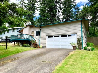 101 Shamrock Ln, Port Orchard, WA 98366