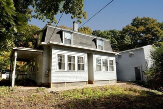 86 High St, Topsfield, MA 01983
