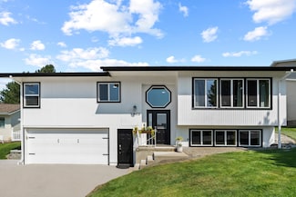 1903 E Ivy Ave, Colville, WA 99114