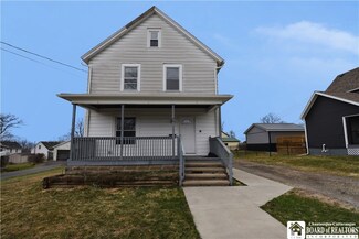 24 Adams St, Silver Creek, NY 14136