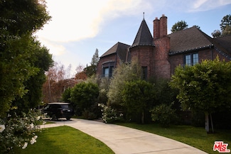 2501 N Vermont Ave, Los Angeles, CA 90027