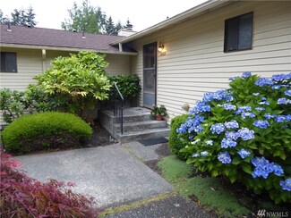 24926 11th Ave S, Des Moines, WA 98198