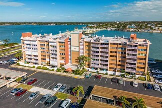 500 Treasure Island Causeway Unit 402, Treasure Island, FL 33706