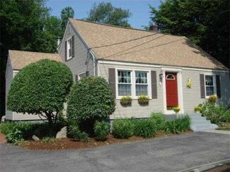 711 Grove St, Worcester, MA 01605