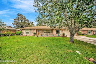 5495 Forrest Dr, Orange Park, FL 32073