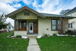 216 6th St, Cheney, WA 99004