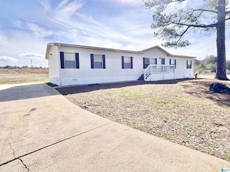 152 Town Creek Ln, Talladega, AL 35160