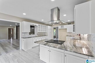 312 Autumn Chase Cir, Birmingham, AL 35206