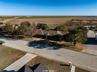 5 E Baize St, Stamford, TX 79553