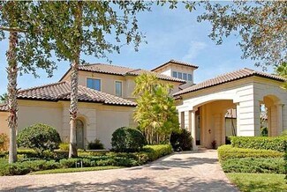 4423 Woodmont Ct, Naples, FL 34119