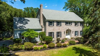 21 Hills Rd, Albany, NY 12211