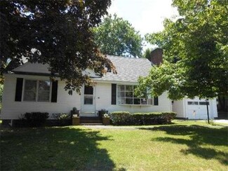 59 Weed St, Lowell, MA 01852