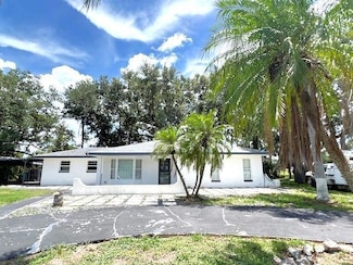 9148 Oakwood Dr, Lake Wales, FL 33898