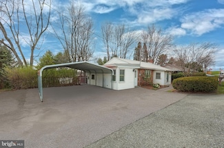 3372 Cape Horn Rd, Red Lion, PA 17356