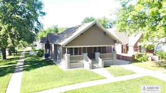 947 Sumner St, Lincoln, NE 68502