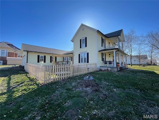506 E Jefferson St, Perry, MO 63462