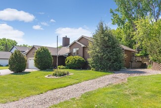 8017 Delano Ct, Inver Grove Heights, MN 55076