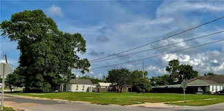 9100 Livingston Ave, Chalmette, LA 70043
