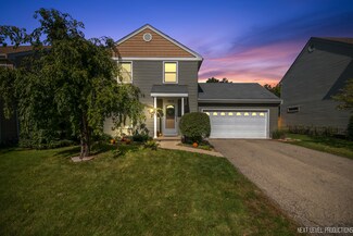 1073 Geneva Dr, Geneva, IL 60134