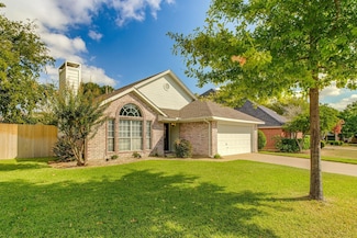 1902 Wood Crest Dr, Grapevine, TX 76051
