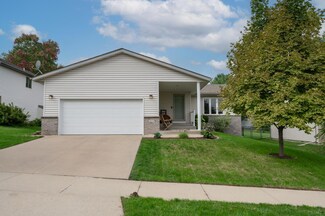 4616 Manor Park Dr NW, Rochester, MN 55901