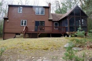 19 Weatherwood Rd, Amherst, MA 01002