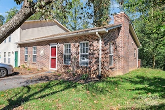 1523 20th Ave NE, Hickory, NC 28601