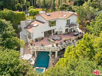 2216 E Live Oak Dr, Los Angeles, CA 90068