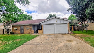 2426 Woodside Dr, Grand Prairie, TX 75052