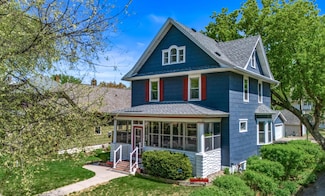 388 Wheeler St N, Saint Paul, MN 55104