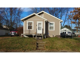 2411 21st St NE, Canton, OH 44705
