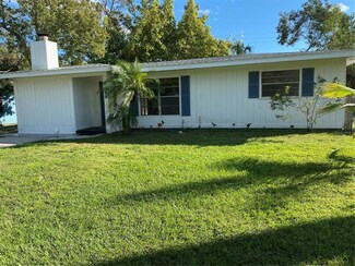 2988 Poplar St, Sarasota, FL 34237