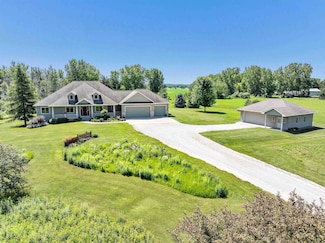 4576 Church Rd, New Franken, WI 54229
