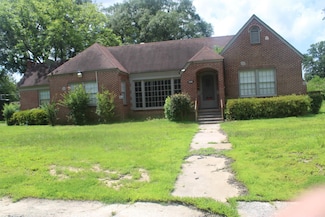 1300 W 28th Ave, Pine Bluff, AR 71603