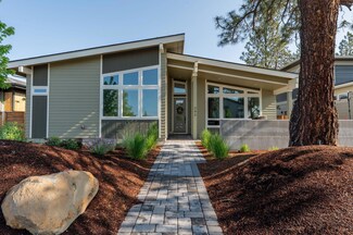 242 W Lundgren Mill Dr, Sisters, OR 97759